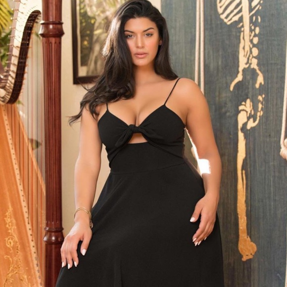 Rue 107 black dress. NWT. Size XXXL